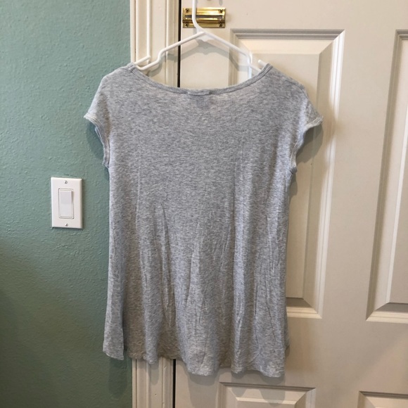 Neiman Marcus Gray Super Soft V-Neck T-Shirt - Picture 4 of 4